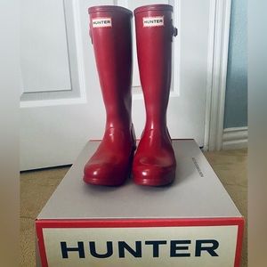Girl’s EUC Military Red Hunter Rain Boots w/box size US 5B/UK 4/EU 37